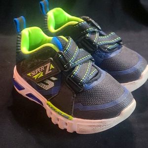 Toddler light up skecher shoes